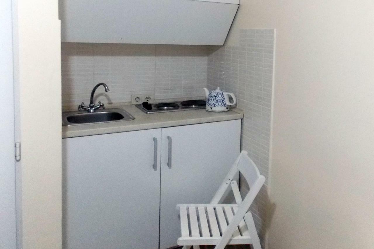 Апартаменты Compact Studio In The City Center Львов Экстерьер фото